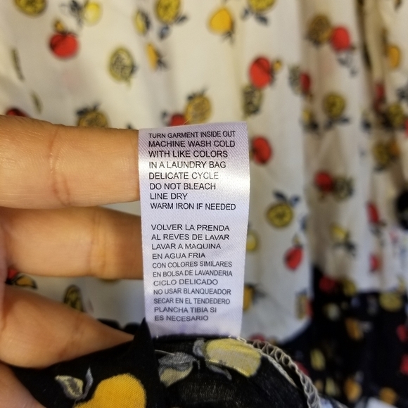 DEMOCRACY Fruit Print Top Smocked Ruffle Peplum Hem Women's Small Relaxed Cream - Picture 15 of 16